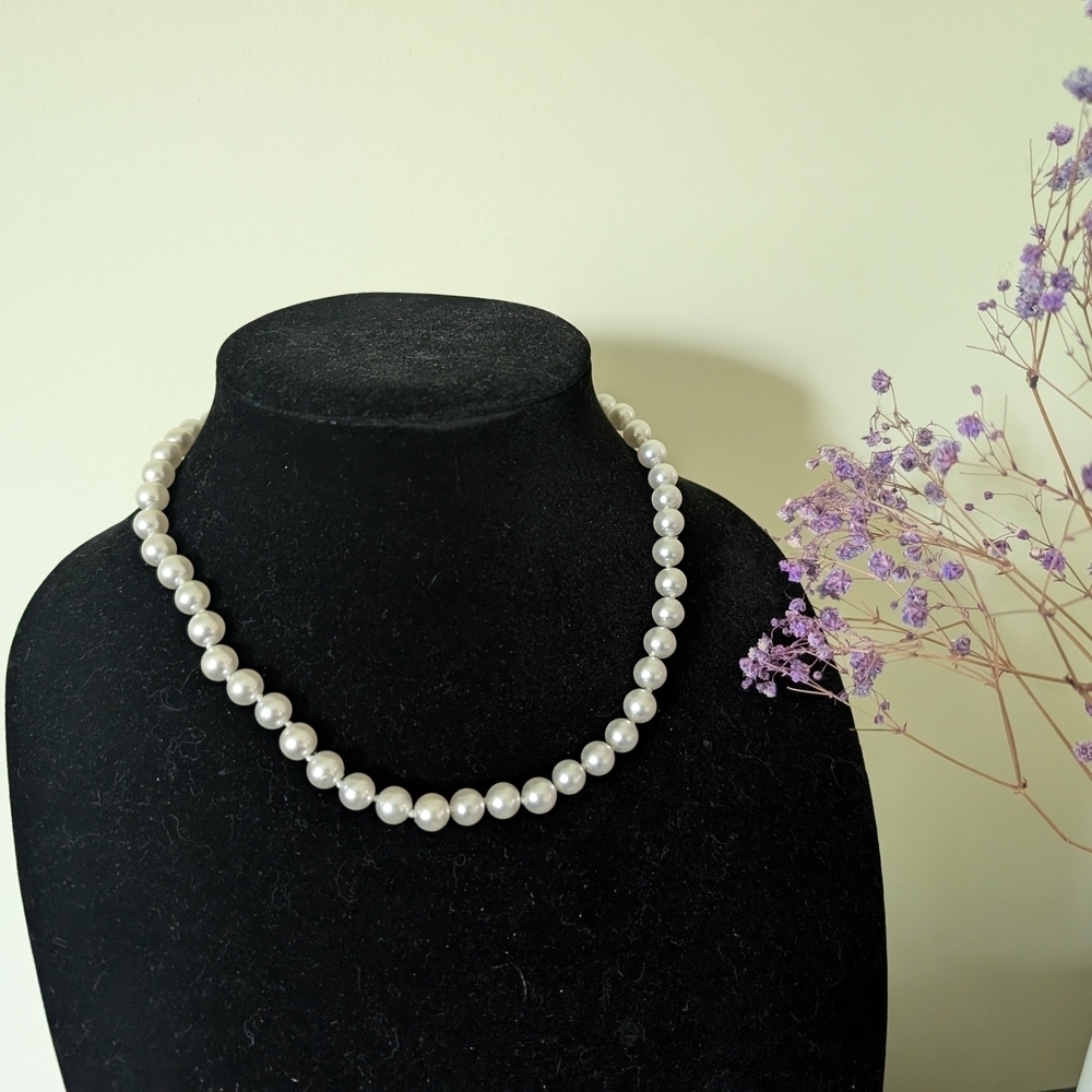 Elegant White Pearl Necklace